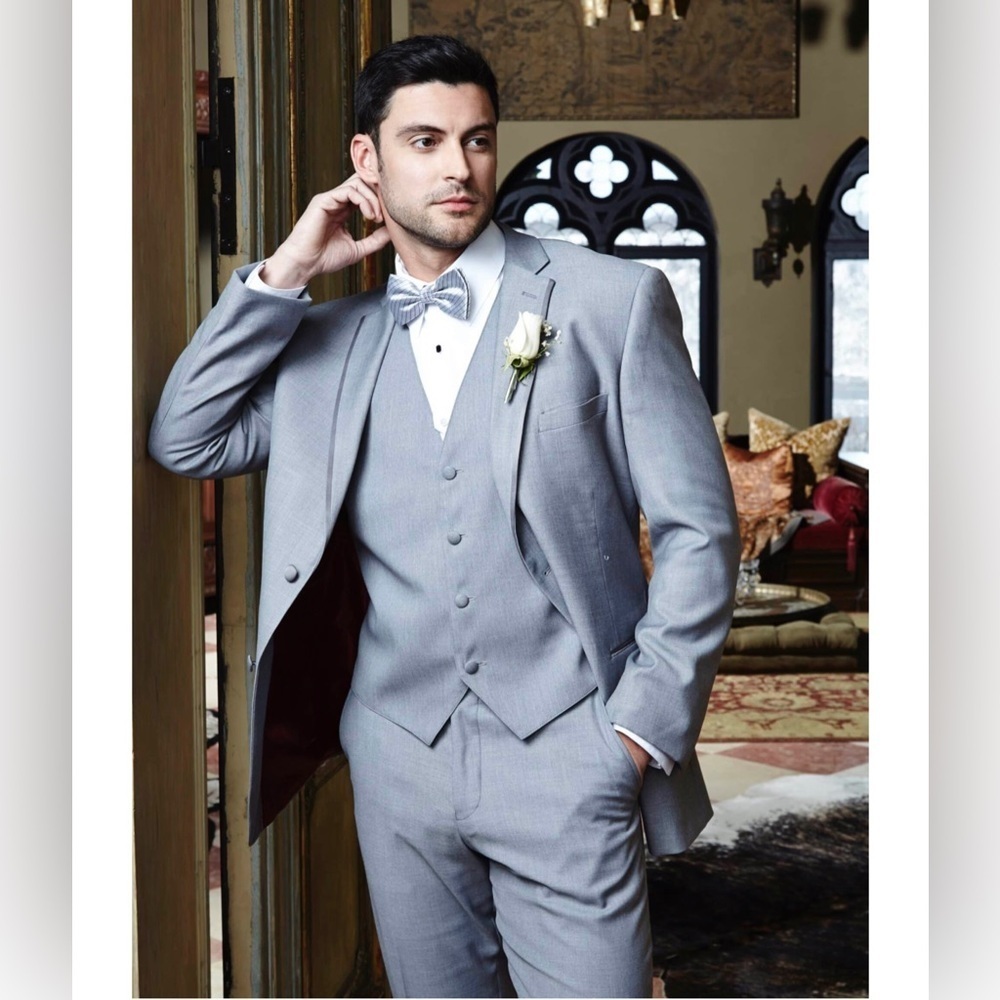 Light Grey Tuxedo Tux Jacket Heather Gray Cardi Infinity 34S 34 Short